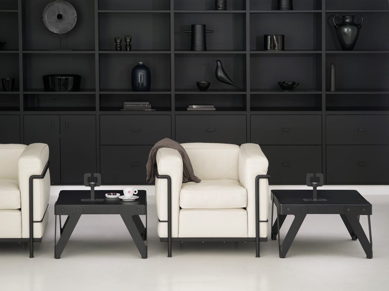 Modern Minimalist Metal Table – Powder Coated